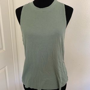 Alo Yoga muscle style tank size Medium